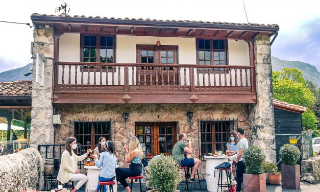 Restaurante La Cuadrona… con una de las terrazas más afamadas de la zona.