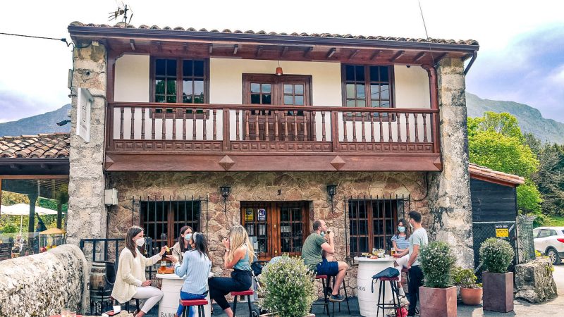 Restaurante La Cuadrona… con una de las terrazas más afamadas de la zona.